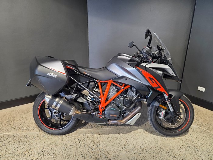 2017 Ktm 1290 SUPER DUKE GT SILVER