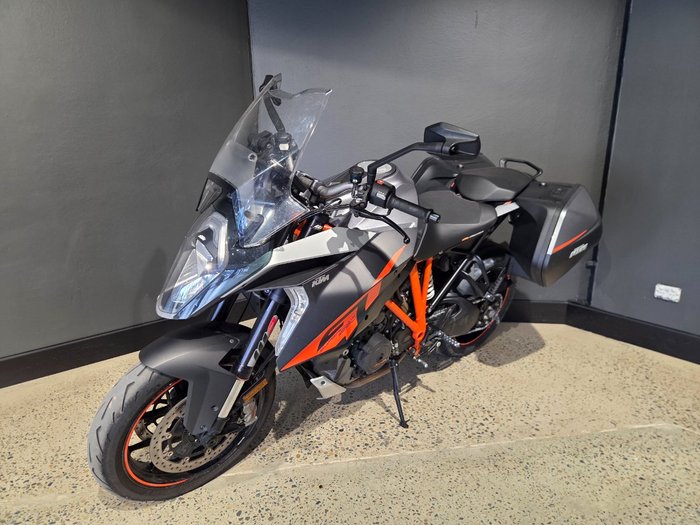 2017 Ktm 1290 SUPER DUKE GT SILVER