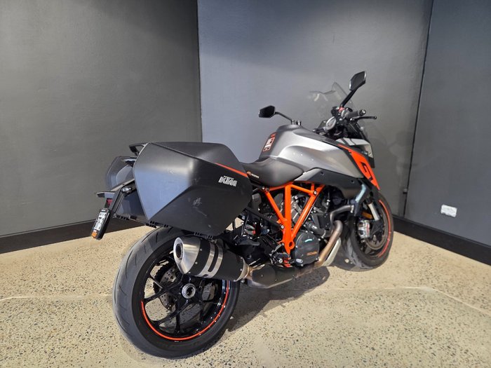 2017 Ktm 1290 SUPER DUKE GT SILVER