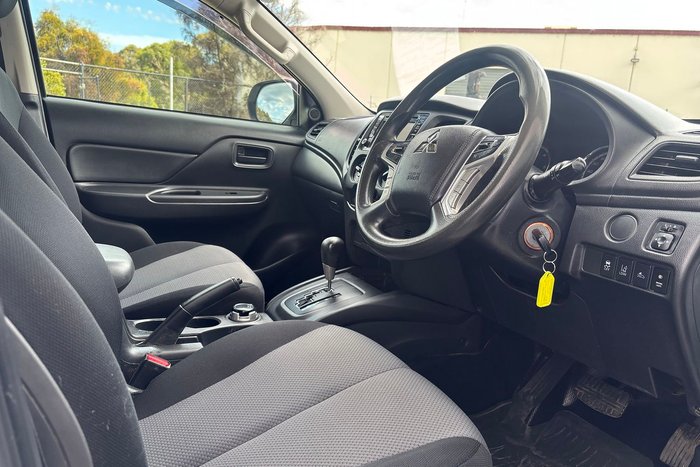 2021 Mitsubishi Triton GLX