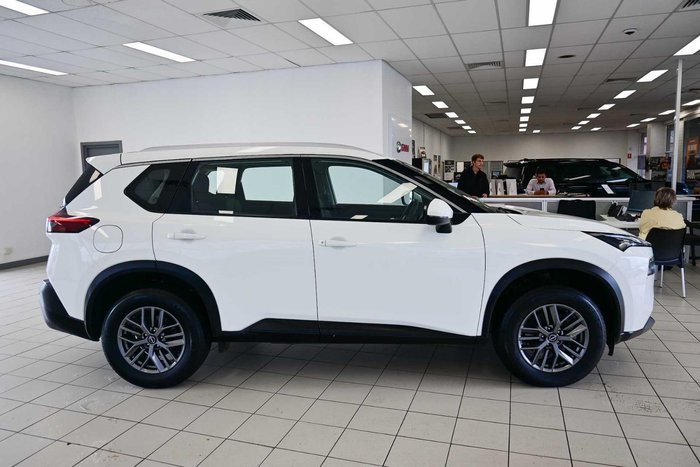 2023 Nissan X-TRAIL ST