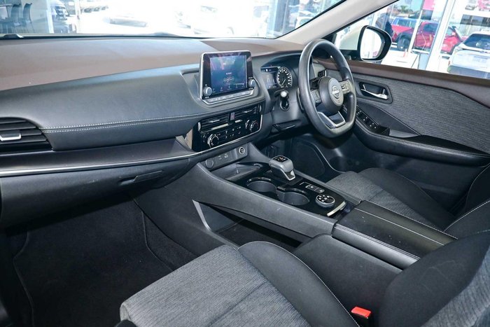 2024 Nissan X-TRAIL ST