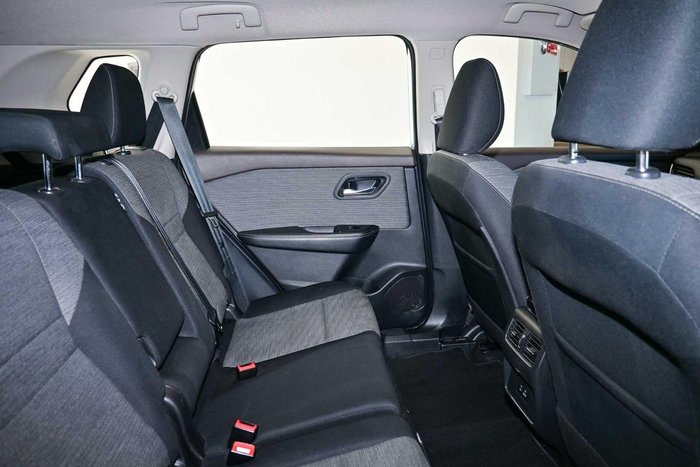 2024 Nissan X-TRAIL ST