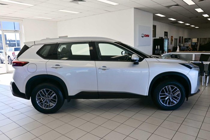 2024 Nissan X-TRAIL ST