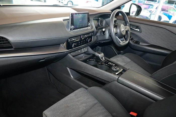 2024 Nissan X-TRAIL ST