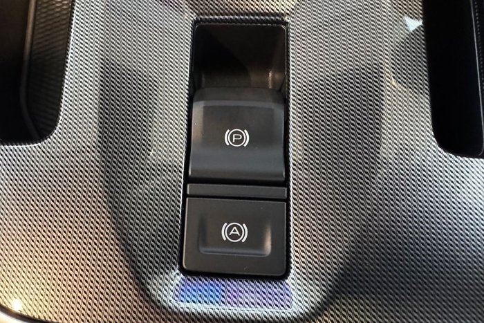 2026 GWM Haval Jolion Vanta Hybrid A02 Golden Black (8T01)