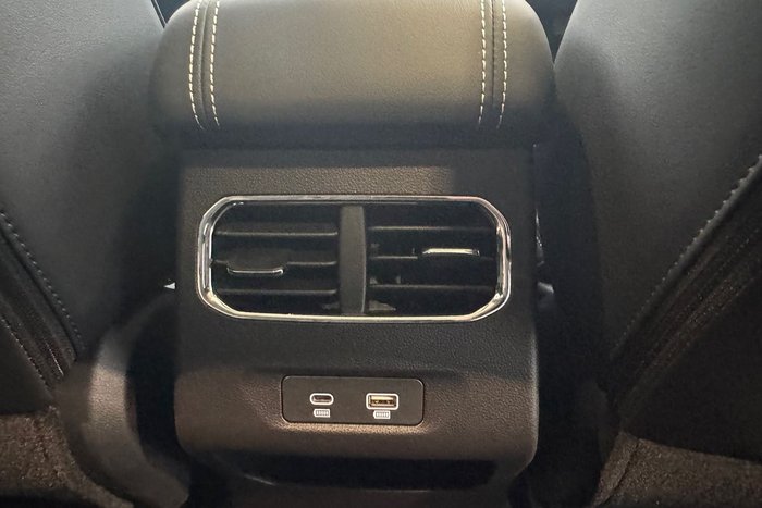 2026 GWM Haval Jolion Vanta Hybrid A02 Golden Black (8T01)