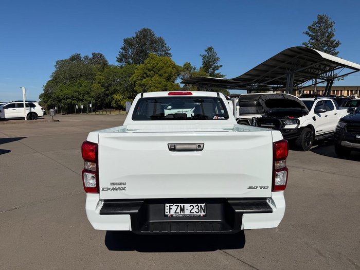 2025 Isuzu D-MAX SX MY24 4X4 Dual Range Mineral White