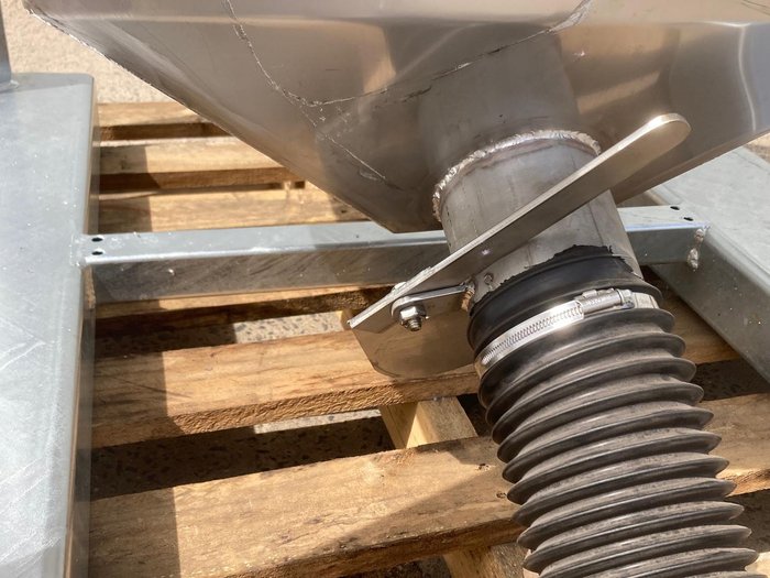 Woodlands Road Engineering 1 Tonne Bulka Bag Hopper