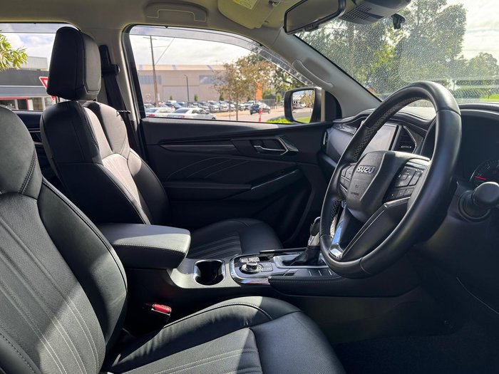 2023 Isuzu MU-X LS-T