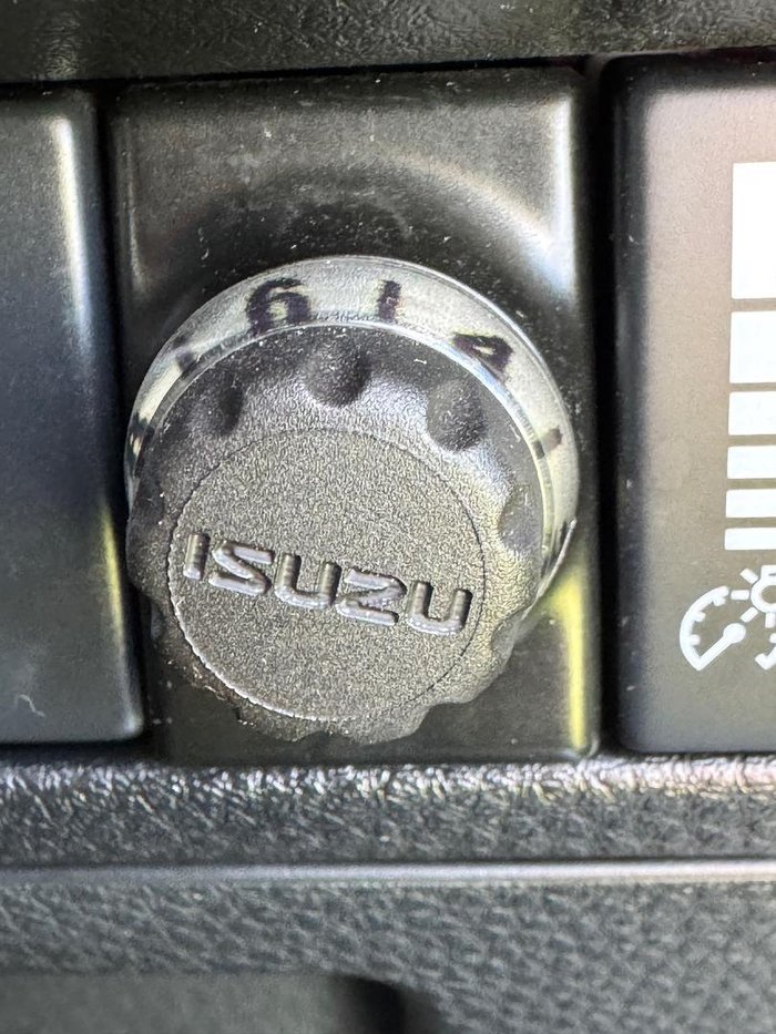 2023 Isuzu MU-X LS-T