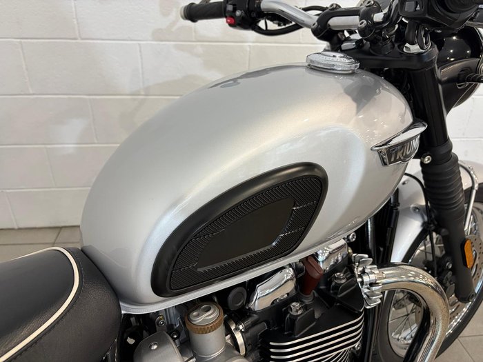 2017 Triumph Bonneville T120 Bonneville Silver