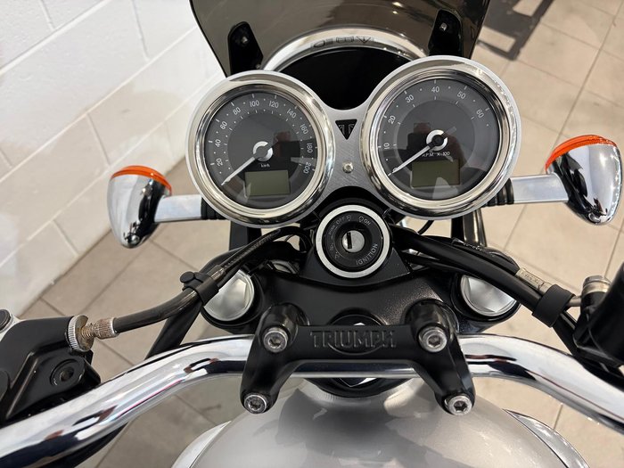 2017 Triumph Bonneville T120 Bonneville Silver