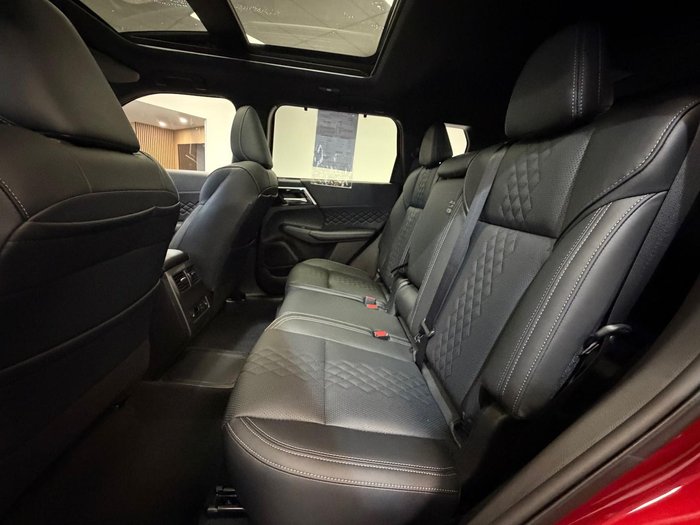 2025 Mitsubishi Outlander PHEV GSR