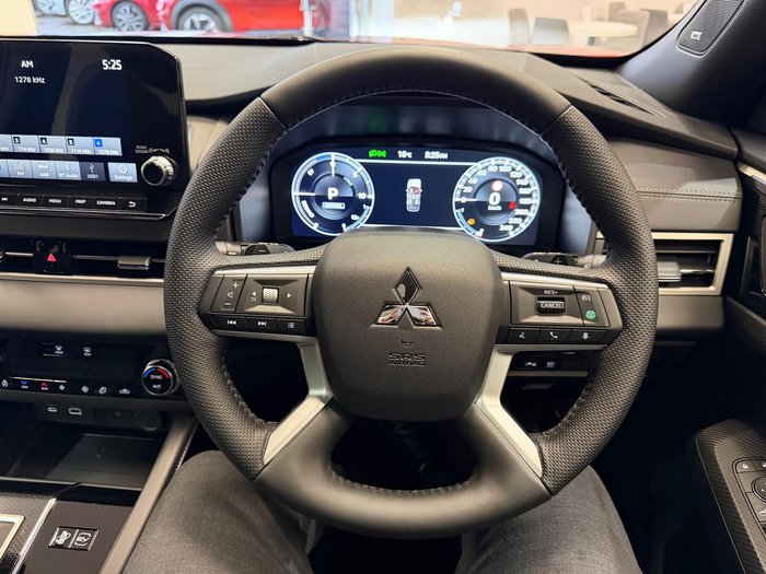 2025 Mitsubishi Outlander PHEV GSR