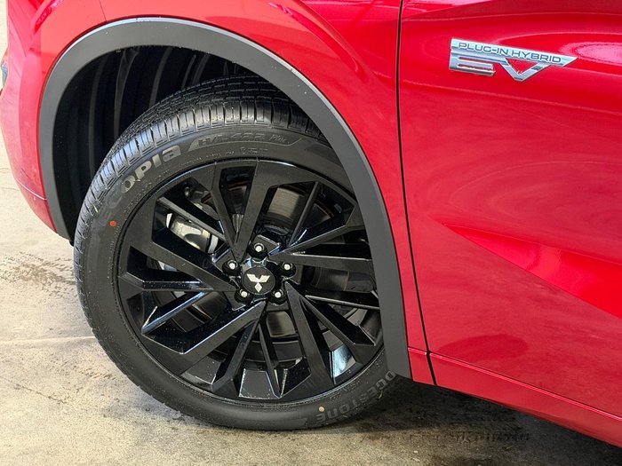 2025 Mitsubishi Outlander PHEV GSR