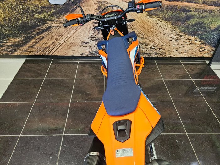 2024 Ktm 690 SMC R ORANGE