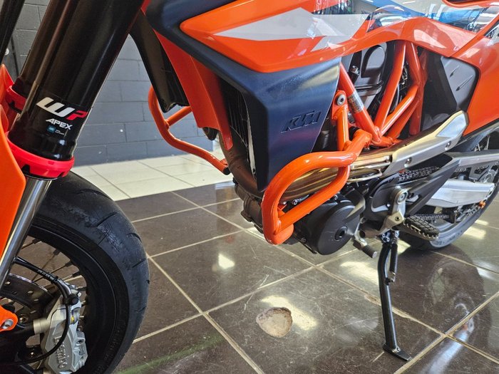 2024 Ktm 690 SMC R ORANGE