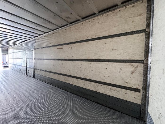 2005 Vawdrey St3 24 Pallet