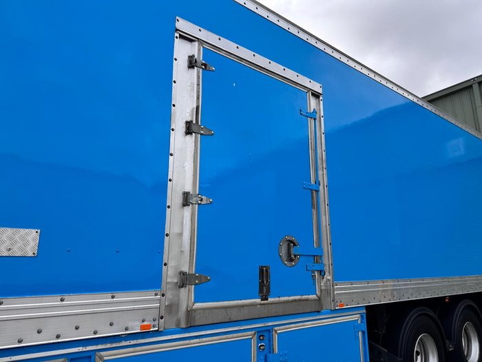 2005 Vawdrey St3 24 Pallet