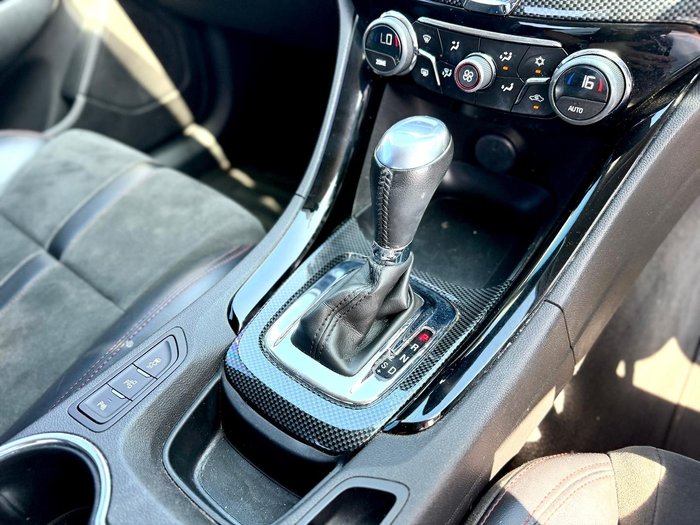 2016 Holden Commodore SV6 Black VF Series II MY16 Heron White