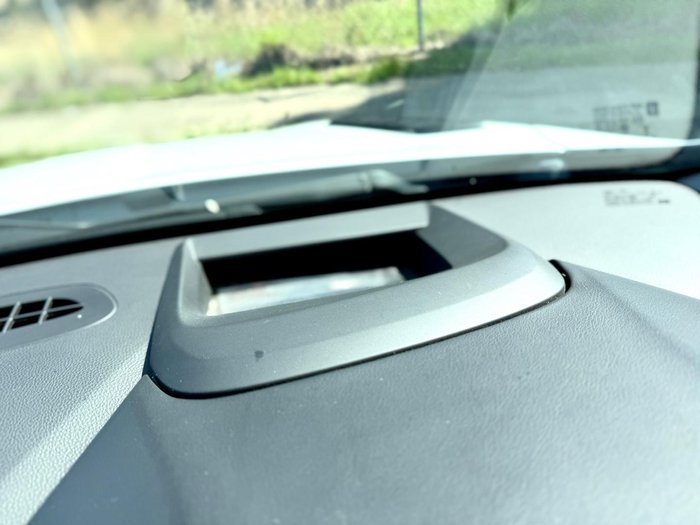 2016 Holden Commodore SV6 Black VF Series II MY16 Heron White