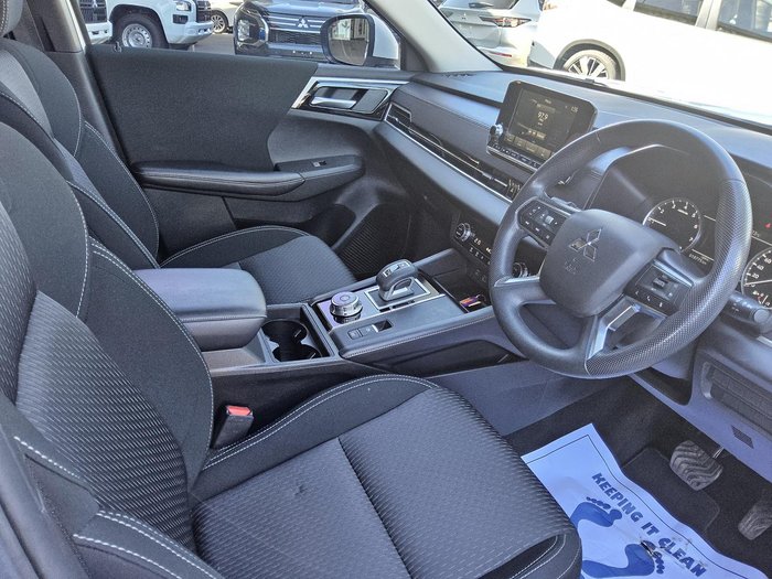 2023 Mitsubishi Outlander ES ZM MY23 White