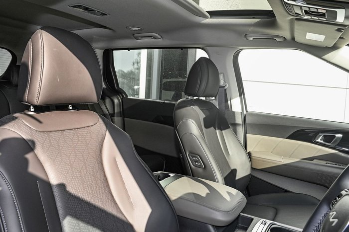 2025 Kia Carnival GT-Line HEV