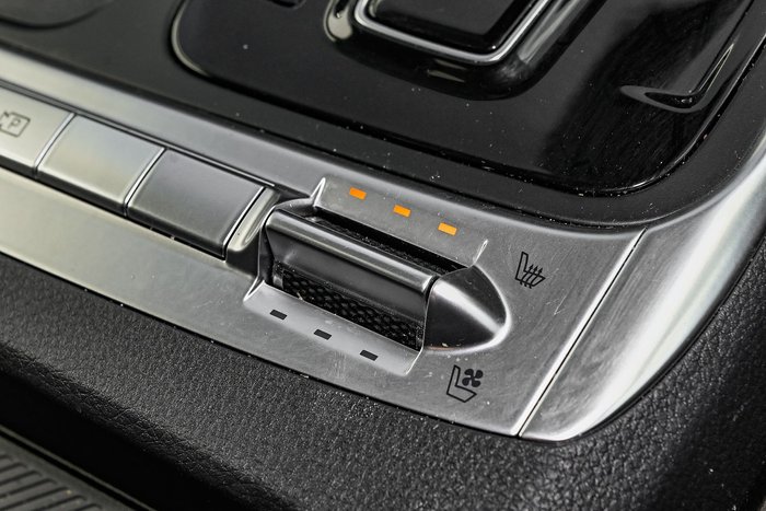2025 Kia Carnival GT-Line HEV