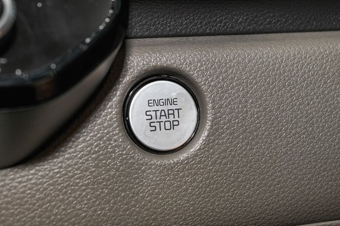 2025 Kia Carnival GT-Line HEV