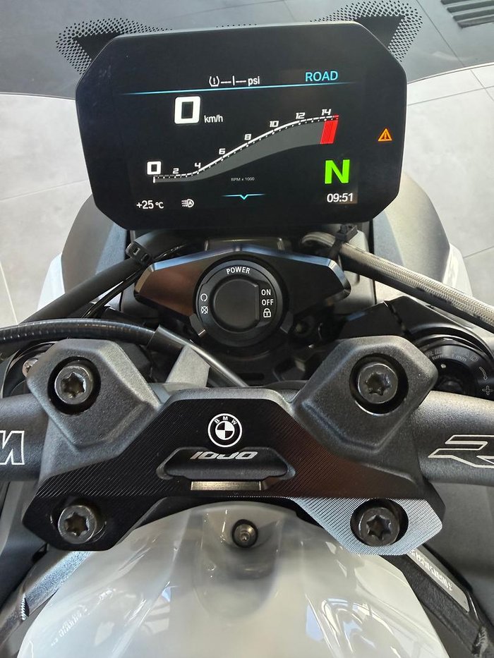 2025 BMW M 1000 R M 1000 White