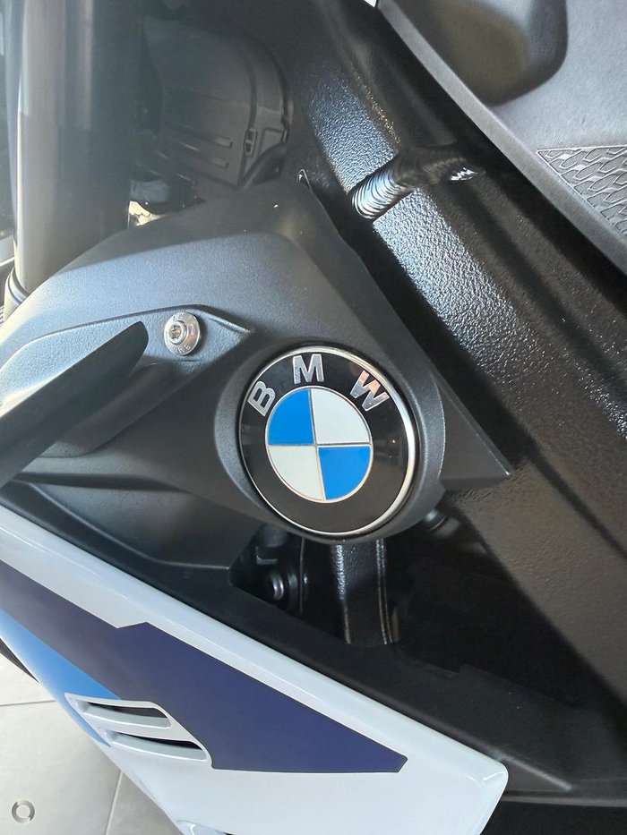 2025 BMW M 1000 R M 1000 White