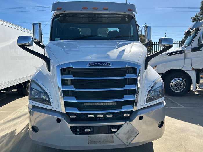 2022 Freightliner Cascadia 116 White
