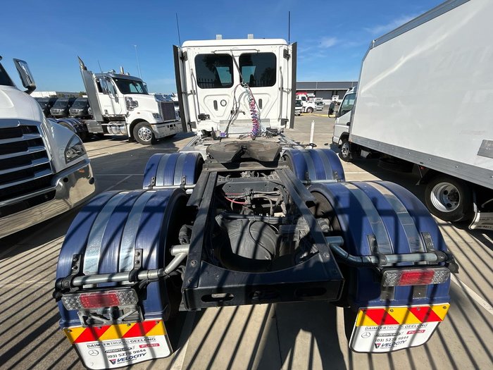 2022 Freightliner Cascadia 116 White