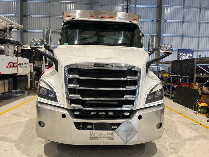 2022 Freightliner Cascadia 116 White