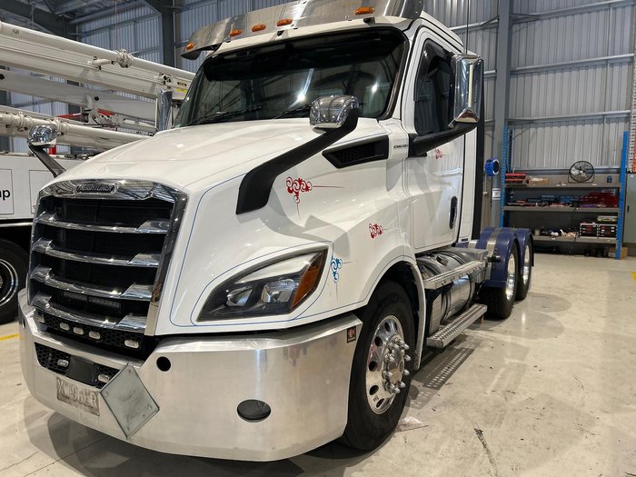 2022 Freightliner Cascadia 116 White