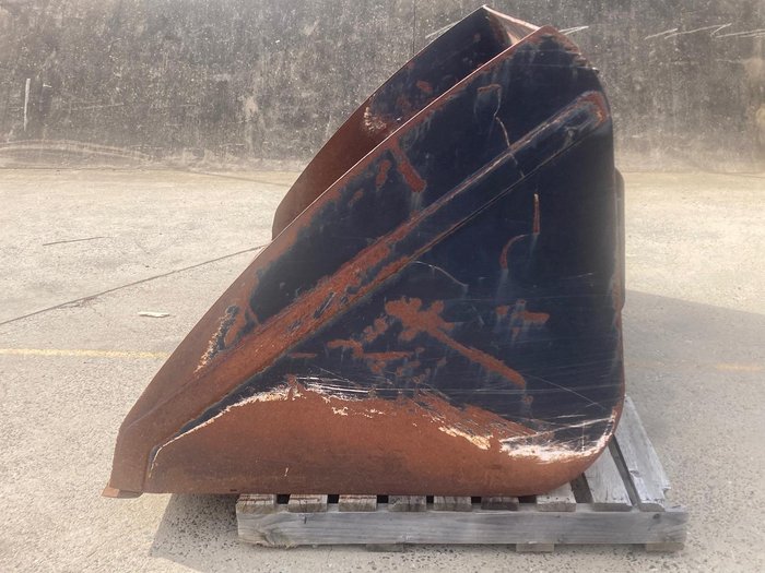 Manitou Bulk Material Bucket