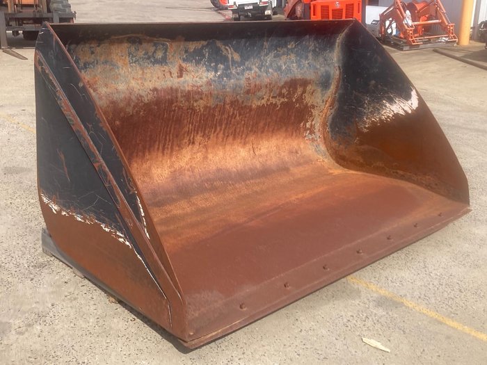 Manitou Bulk Material Bucket