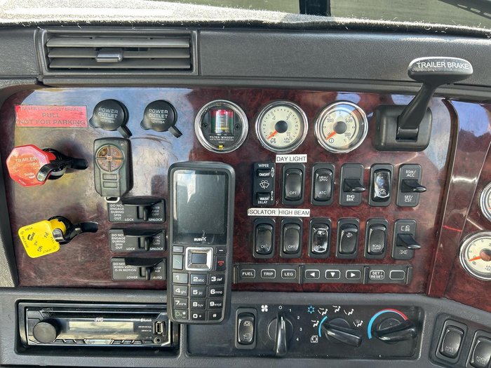 2019 Freightliner Coronado 114 White