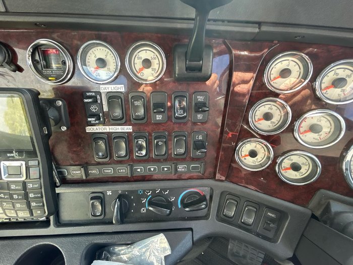 2019 Freightliner Coronado 114 White