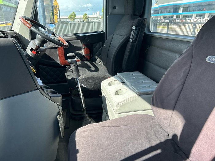 2019 Freightliner Coronado 114 White