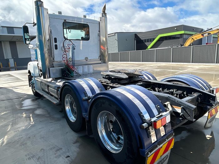 2019 Freightliner Coronado 114 White
