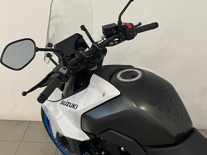 2023 Suzuki GSX-8S GSX-S White