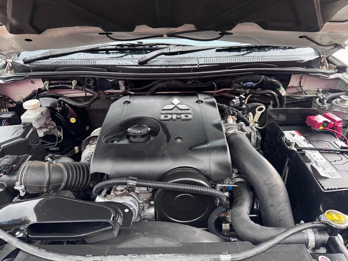 2013 Mitsubishi Triton GLX MN MY14 4X4 Dual Range White