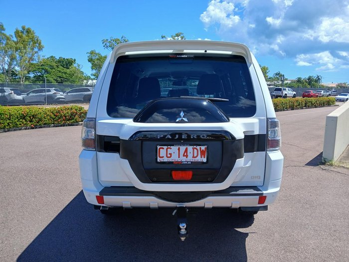 2016 Mitsubishi Pajero GLS