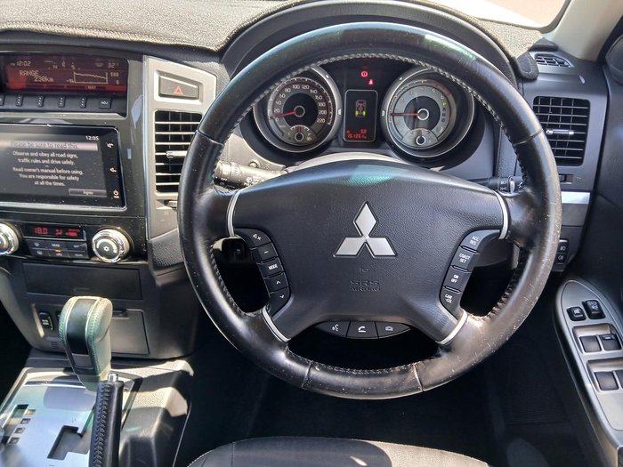 2016 Mitsubishi Pajero GLS