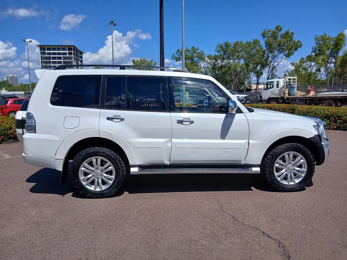 2016 Mitsubishi Pajero GLS