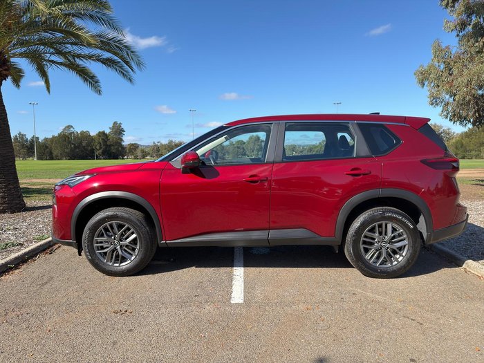 2025 Nissan X-TRAIL ST