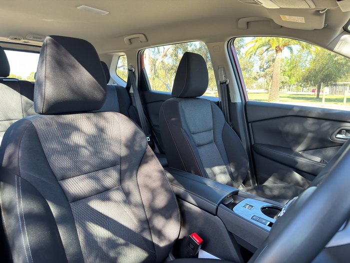 2025 Nissan X-TRAIL ST