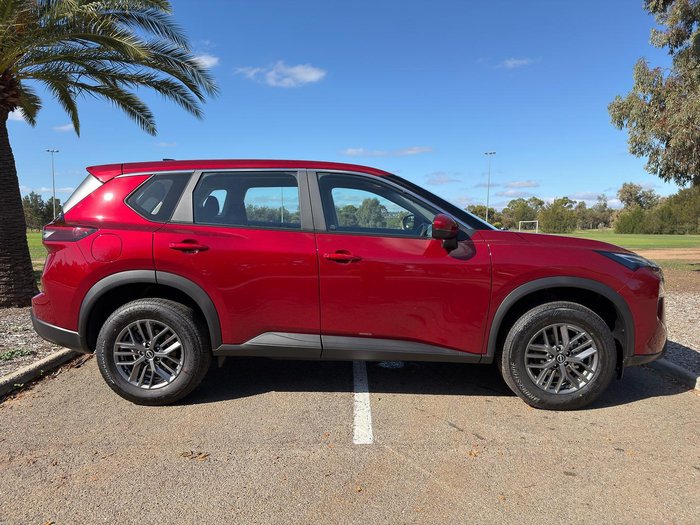 2025 Nissan X-TRAIL ST